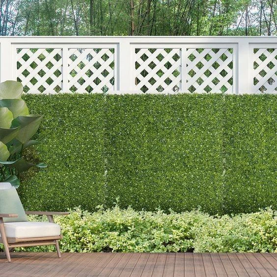 Faux Hedge